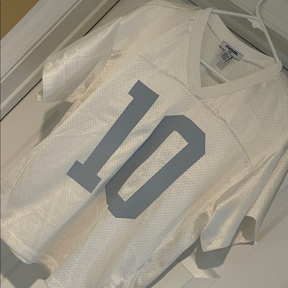 RSQ White Mesh V-neck Jersey Top - Size Small